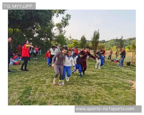 裸体足球的魅力与挑战探讨以及磁力在运动中的应用分析 裸体足球的魅力与挑战探讨以及磁力在运动中的应用分析